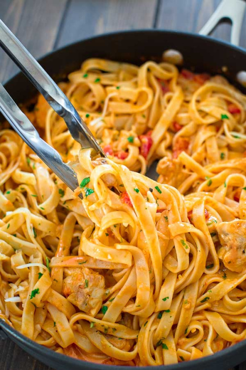 verticalfood:Fettuccine with Roasted Pepper Sauce