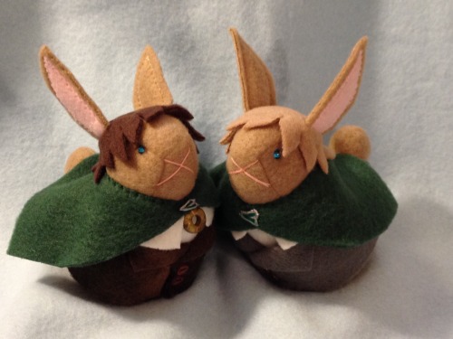 stitchybutton:Teeny Frodo and Sam buns!custom made by The...