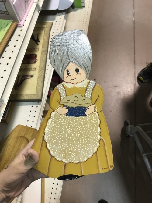 shiftythrifting:Two creepy finds + a fashion masterpiece found...