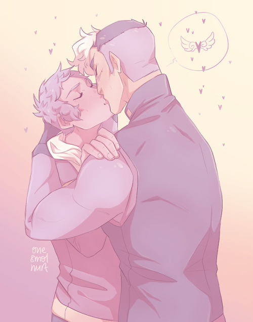 onesmolhurt:Gently smooch. <3