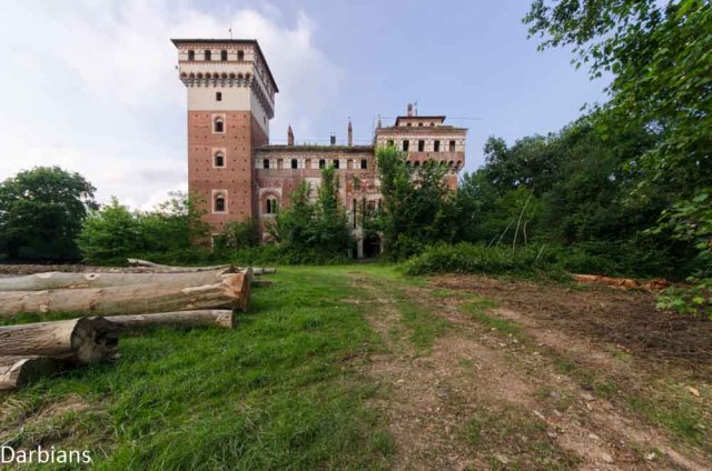 abandoned castle in italy