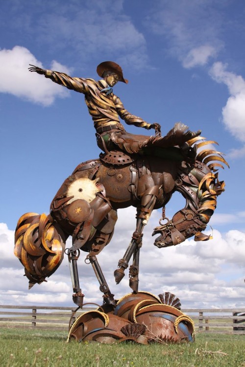 scarlets-musings:fer1972:Scrap Metal Sculptures by John...