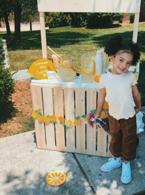 mrsgriffey:tiller: my baby’s first lemonade stand. come get ya...