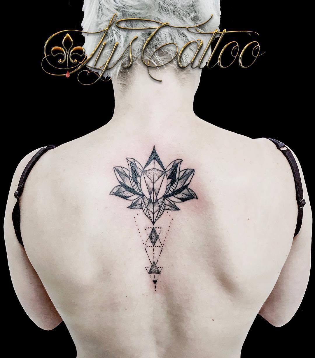 Lys Tattoo Tatouage Femme Colonne Vertébrale Tatou