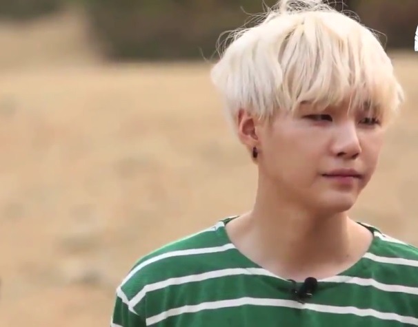 Yoongi's Blonde Hair and Piercings: A Deadly Combo - wide 3