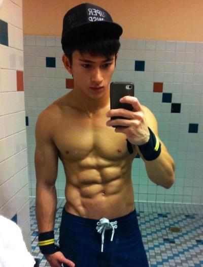 Don’t you love cute asian muscle boys?
