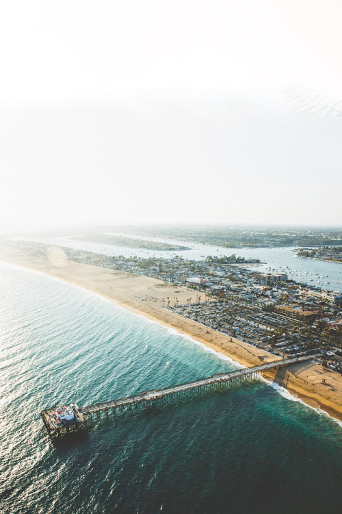 kcrdnk:avenuesofinspiration:Boardwalk | Photographer © |...