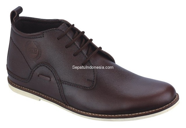  Sepatu  boot  CTN 17 69 adalah  sepatu  boot  yang 