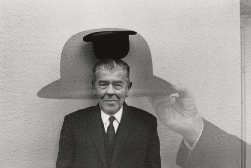 René Magritte 1965 peintre painter Duane Michals photography portrait surrealism surréalisme surrealist art art hat chapeau bowler hat chapeau melon chapeau-boule