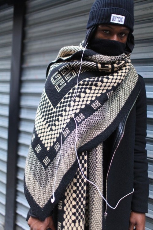 menstyleworld:outbackdreaming:Street. Street-style continues...