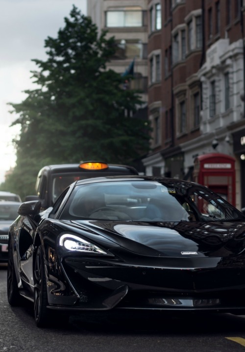 dreamer-garage:McLaren 650s (via)