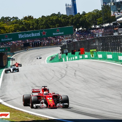 🇧🇷 Questo weekend la F1 vola in Brasile
🏁 al circuito di Interlagos
🔃 Lunghezza: 4309m
⤴ Curve: 15
⏱ 1’10’’540 record della pista
🇫🇮 appartenente a @ValtteriBottas (2018)
#SkyMotori #Formula1...