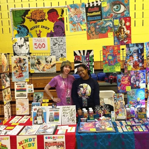 The best setup ever! Table 500 in the gym corner at @fanfairenyc ! Prints, mini comics, commissions, bookmarks & more with Mindy Indy & @thetoughspirit !
💥
.
.
.
#fanfairenyc #fanfairenyc2019 #highschoolofartanddesign #comiccon #comics #womenincomics...