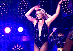 Britney Spears : Piece of Me Tour // Britney : Live in Concert Tumblr_pe8yiptXYO1tw89w1o5_250