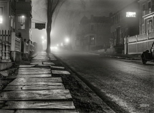 flashofgod:Jack Delano, Street at night during a fog, New...