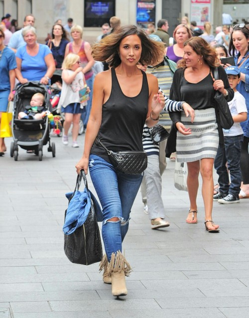 datboinitty:Myleene Klass hard pokies poking out!