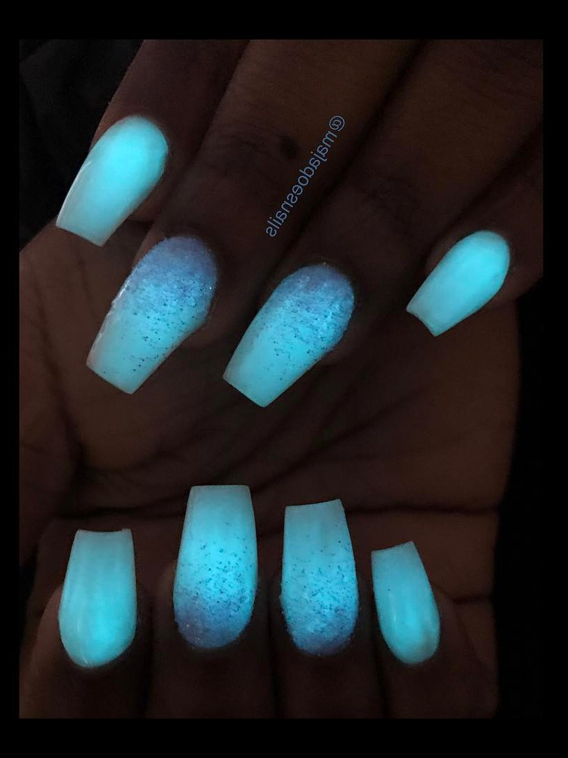 natural nails, black toenail, modern nails, light blue nails, polished nail bar Glow in the Dark | Coffin Nails | Glitter Ombr