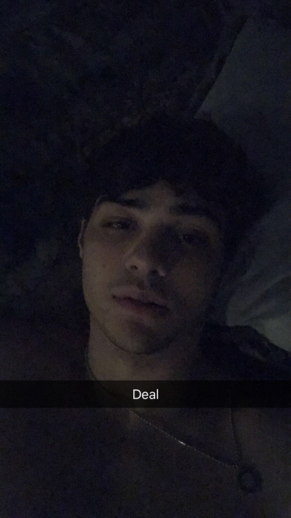 malecelebsandporn:Noah Centineo