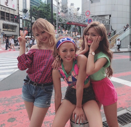 gyaru gal gyarustyle gyarufashion egg eggmagazine newegg egggyaru eggmodel model japanese fashion japanese gyaru 109 shibuya109 tokyo tokyofashion