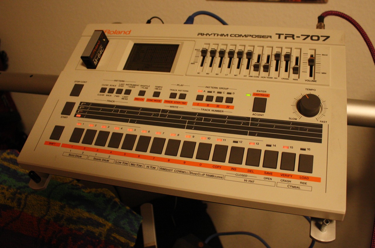 JORDAN SYNTH — Roland TR-707, Drum Machine.