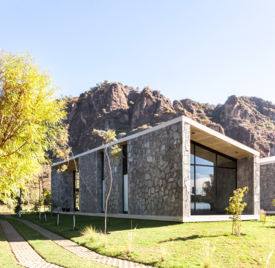 MA House / Cadaval  Sola-Morales