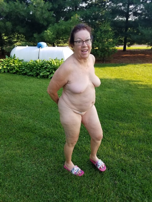 wamcro:Nancy is an “outdoorsy” girl who enjoys a nude lifestyle 