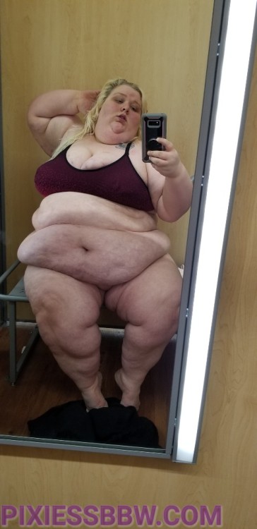 pixiessbbw:In need of a new dedicated feeder.