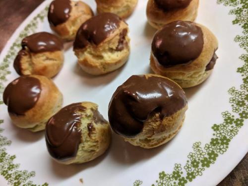 food-porn-diary:Homemade choux pastry cream puffs with...