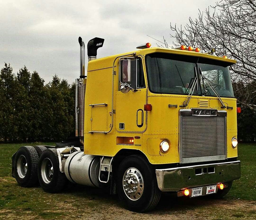 Semitrckn — Coe Mack Cruiseliner custom