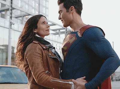 Lois Lane-Kent - Le monde aura toujours besoin de superman mais là, sa famille le demande. Tumblr_pjstnxsAJf1w8zj42o1_400