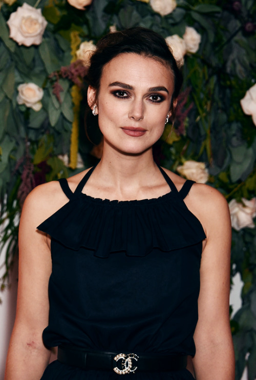 knightleyfans:Keira Knightley attends the UK Premiere after...