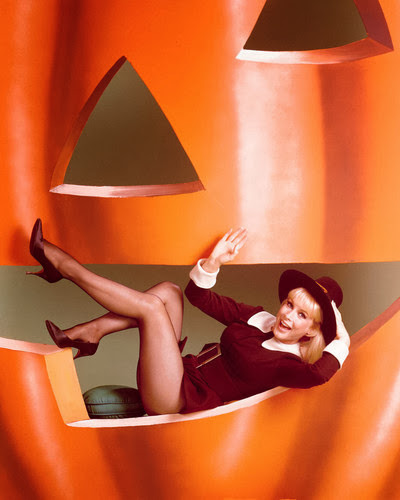 retrogasm:
â€œ Barbara Eden to remind us Halloween is 2 months awayâ€¦
â€