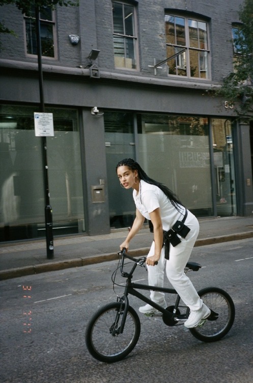 lfy-clothing:wndesordenado:josh-lfy:Jorja Smith, P+F...