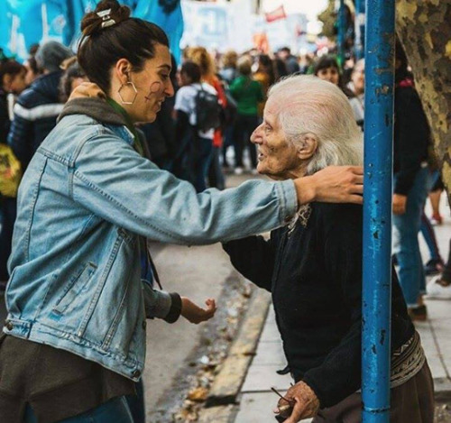 dasakuryo:Argentina.  During the 8M demonstrations, a young...