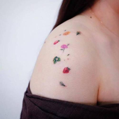 By Siyeon, done at Studio by Sol, Seoul. http://ttoo.co/p/155057 flower;small;vegan;siyeon;tiny;food;ifttt;little;nature;shoulder;fruit;medium size;illustrative