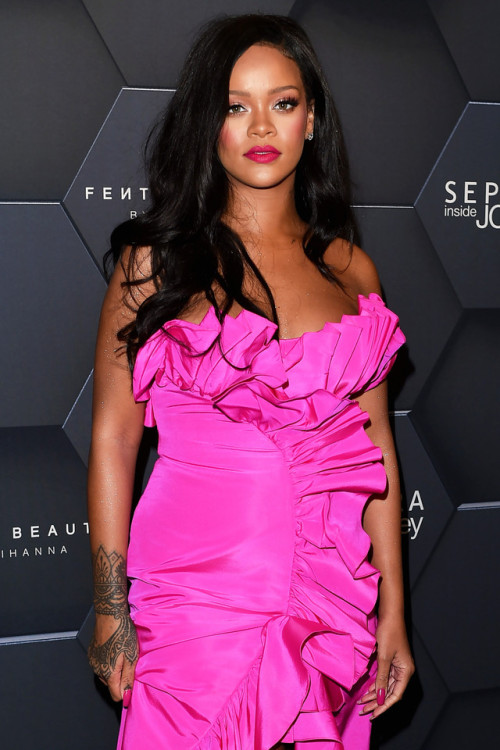 arielcalypso:Rihanna at the Fenty Beauty 1 year anniversary...