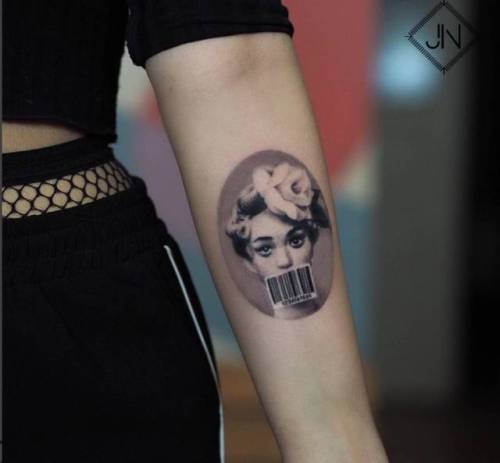 By Jefree Naderali, done at Tattoom Gallery, Istanbul.... black and grey;jefreenaderali;small;women;facebook;twitter;portrait;inner forearm;other