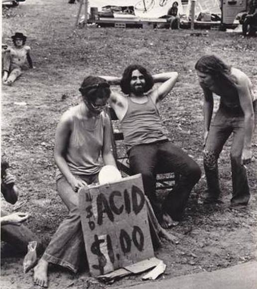 puertohurraco:
“historicaltimes:
“LSD for $1 at The Powder Ridge Rock Festival, 1970.
” ”