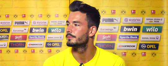 roman bürki borussia dortmund bvb footballedit football edits* i honestly double dare someone to repost imagine if dortmund posted videos in 2k or 4k the most basic gifset tbh istg the last two gif are two different gifs