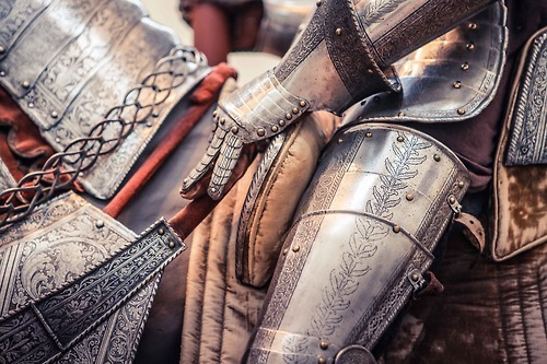 tastesoftamriel:Breton knight’s armour. ~Talviel