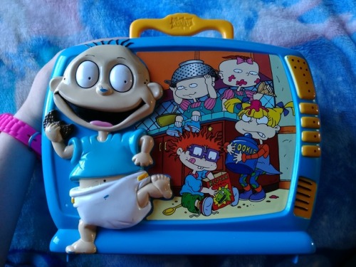 90s-2000sgirl:Some of my old Lunchboxes, Thermos, and plates.