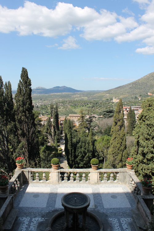 echiromani:View from one of the upper balconies of Villa...