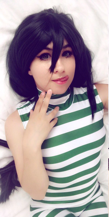 cosplayjapanesegirlidols:My Hero Academia - Tsuyu Asui...