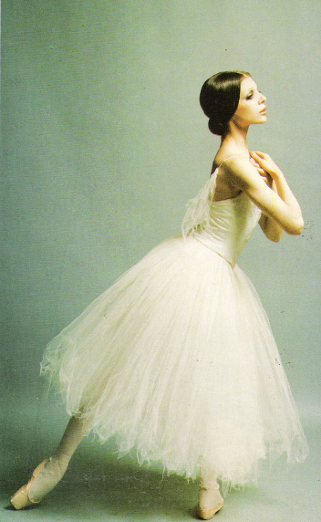 galina-ulanova:Gelsey Kirkland as Giselle in Giselle (NYCB)