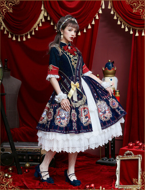 lolita-wardrobe:Give Yourself A Reason To Love #MilitaryLolita...