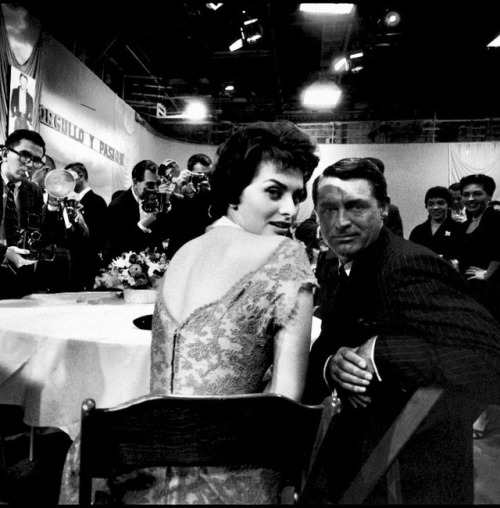 summers-in-hollywood:Sophia Loren and Cary Grant at an event in...