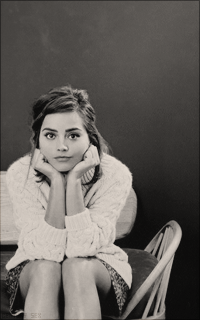 Jenna Louise Coleman  Tumblr_pnp4dl8D0f1y5mqv0o1_250