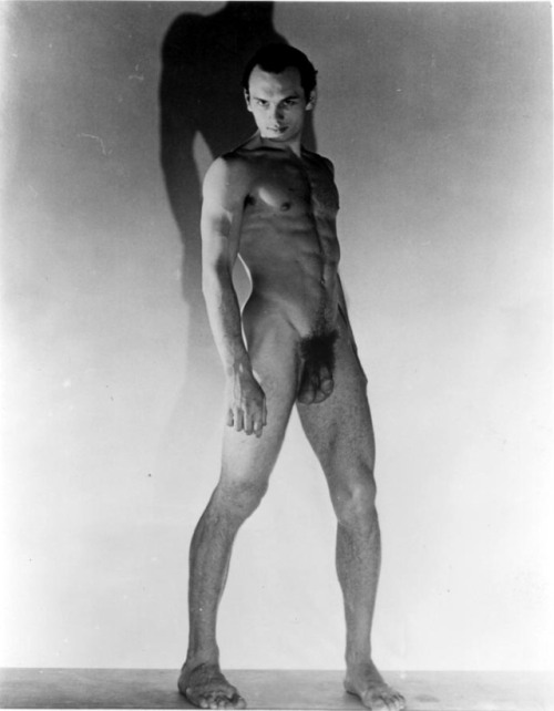 christopherbarnard:Yul Brynner by George Platt Lynes, 1942