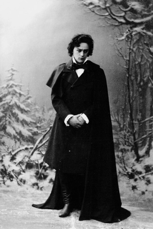 Leonid Sobinov as Lensky in Tchaikovsky’s Eugene Onegin at the Bolshoi Theater in Moscow, 1912.