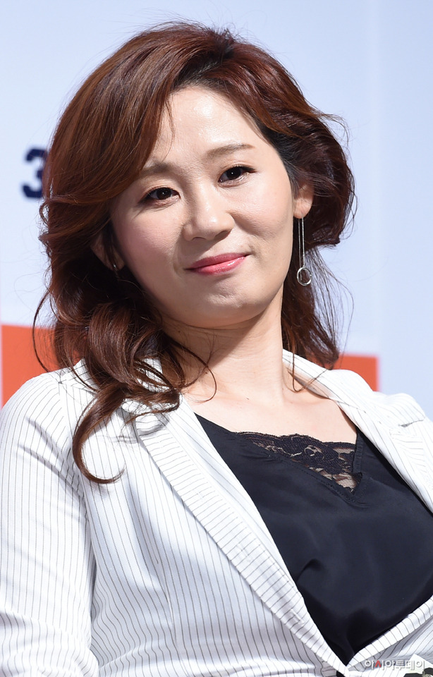 Me too, Kim Sun Young At “One-Line” stage greeting,...